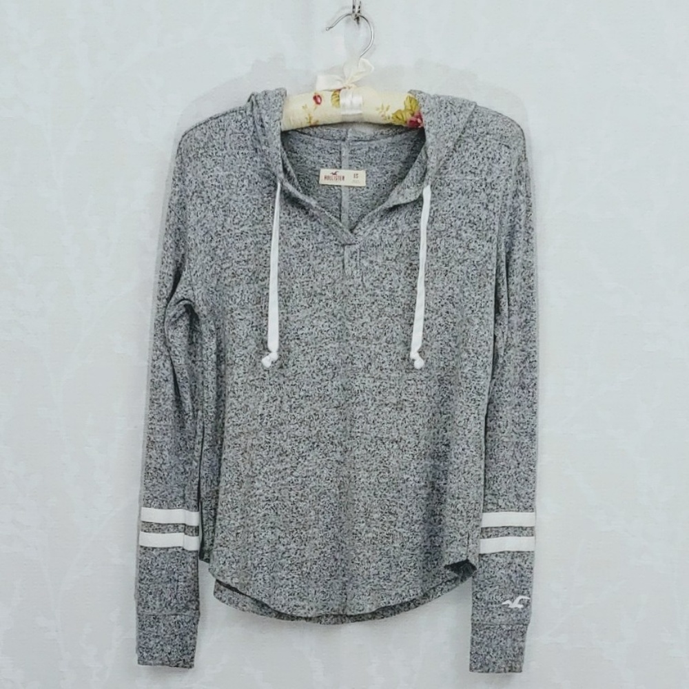 Hollister | Varsity V-Neck Hoodie Sweater | XS
